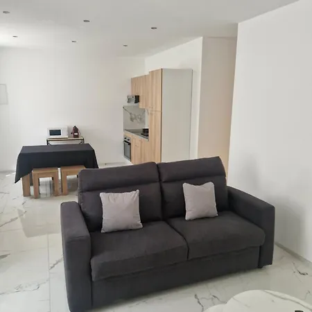 Διαμέρισμα 50m2 Λα Σιοτά